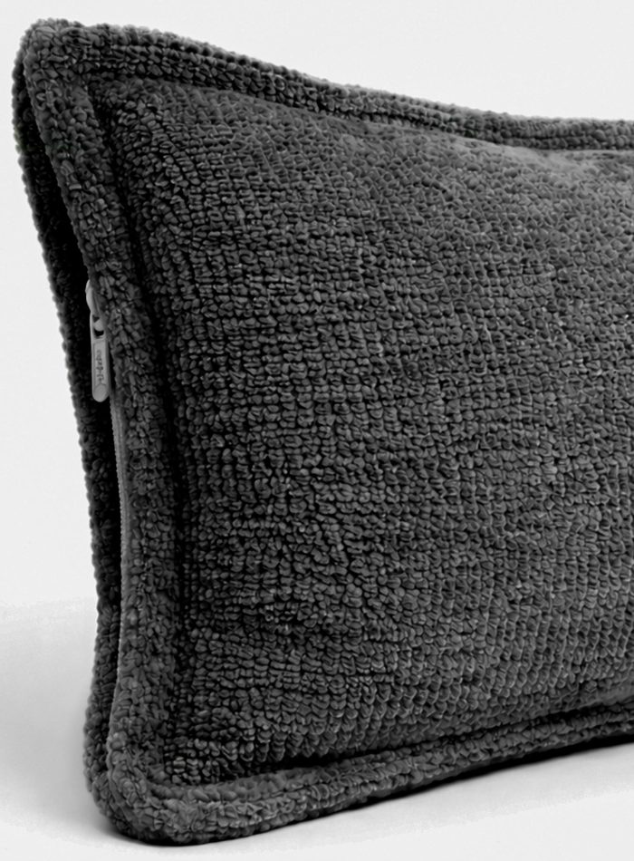DETALLE-COJIN-ACENTO-GRIS